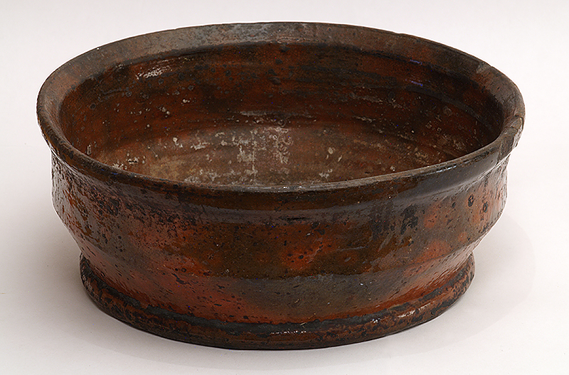 Flat pottery bowl